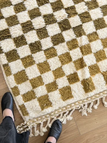 Alfombra marroquí damero ajedrez mostaza