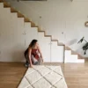 alfombra marroqui pequeña blanca rombos