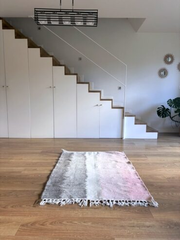 alfombra infantil rosa y gris