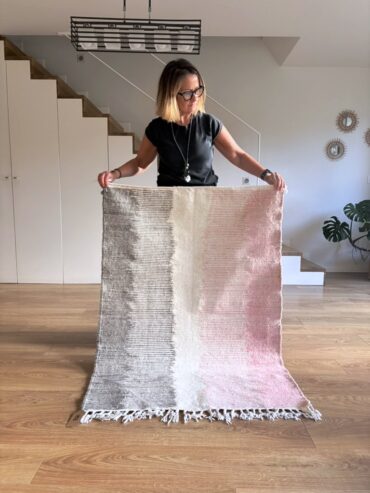 alfombra infantil rosa y gris