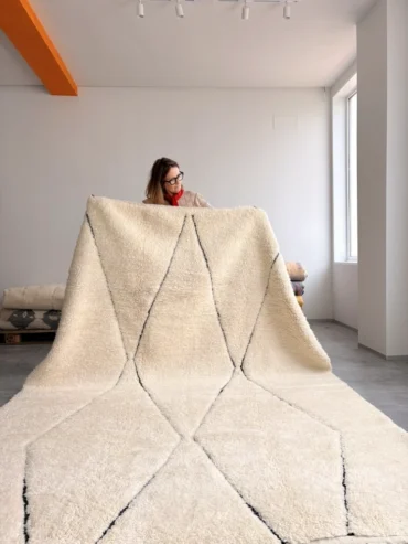 Alfombra bereber blanca y negra