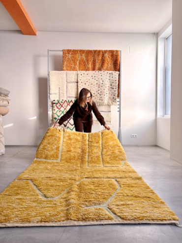 Alfombra lana mostaza