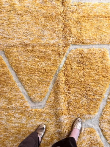 Alfombra lana mostaza