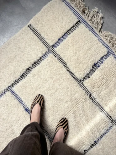 Alfombra lineas azul negro