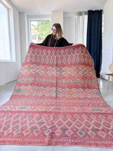 Kilim marroquí antiguo colores suaves