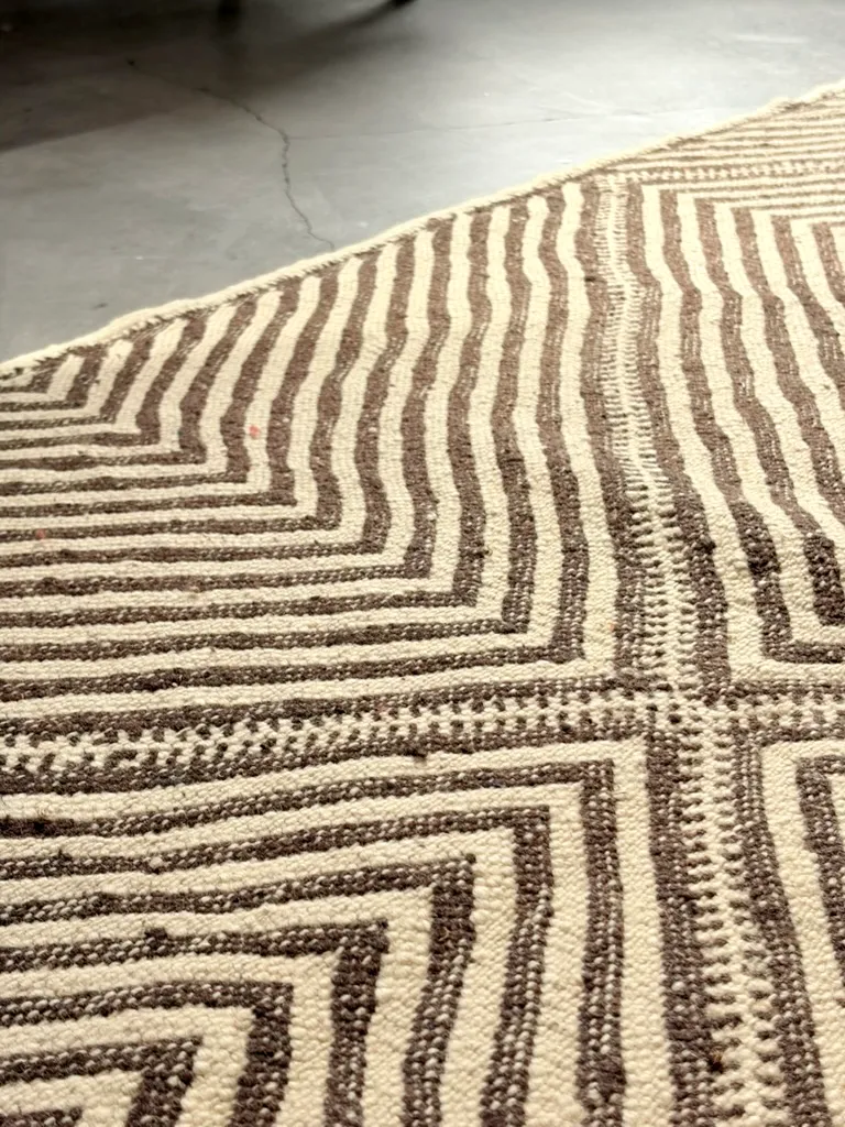 Kilim marroqui geometrico negro y marron_009 Kilim marroqui geometrico negro y marron
