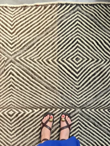 Kilim marroqui geometrico negro y marron