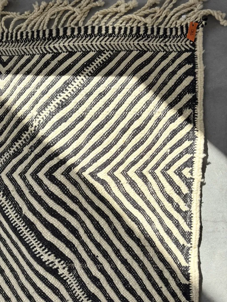 Kilim marroqui geometrico negro y marron_012 Kilim marroqui geometrico negro y marron