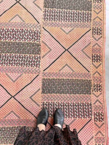 Kilim vintage rosa étnico