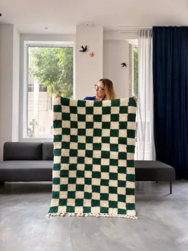 Alfombra verde oscuro cuadros