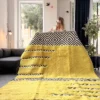 alfombra kilim negro amarillo
